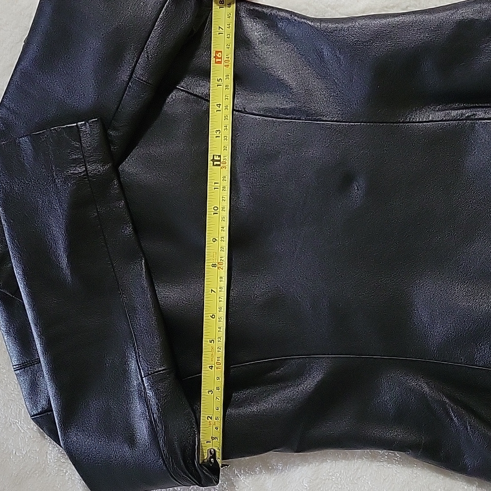 VINTAGE GENUINE LEATHER JACKET - Picture 11 of 16